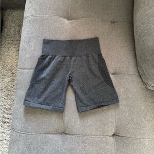 NVGTN SHORTS SIZE S